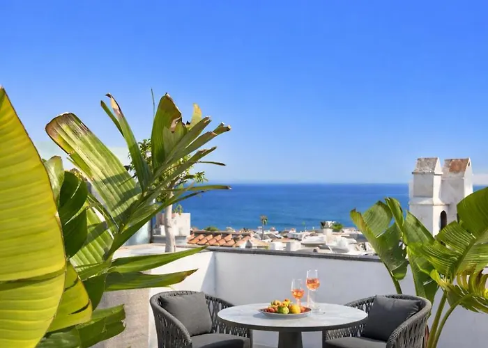 Abril Pensión Nerja
