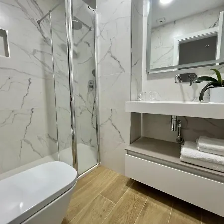 Abril Guest house 2*