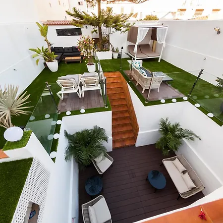 Abril Pensión Nerja