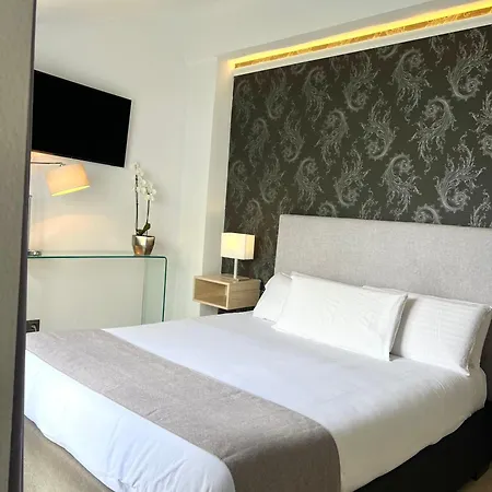Abril Guest house 2*