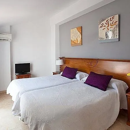 Abril Guest house 2*