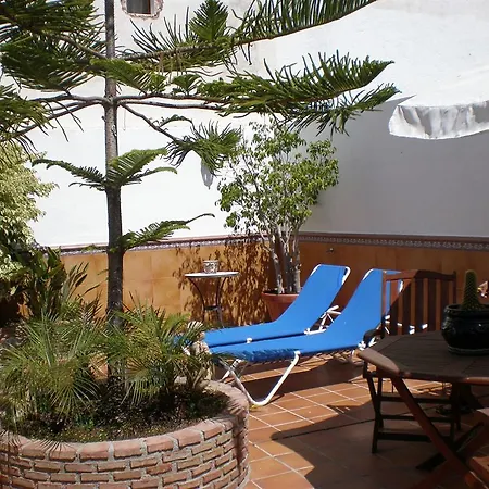 Abril Guest house 2*
