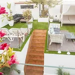 Casa de hóspedes Abril 4*